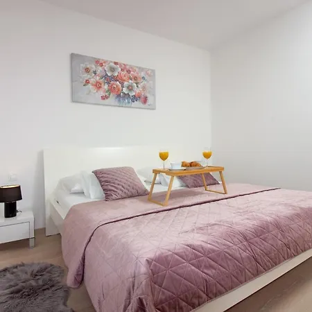 Sky Di Mare - Free Private Garage Apartment *