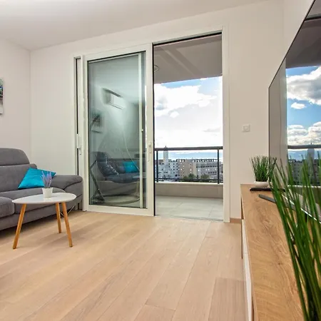 Sky Di Mare - Free Private Garage شقة