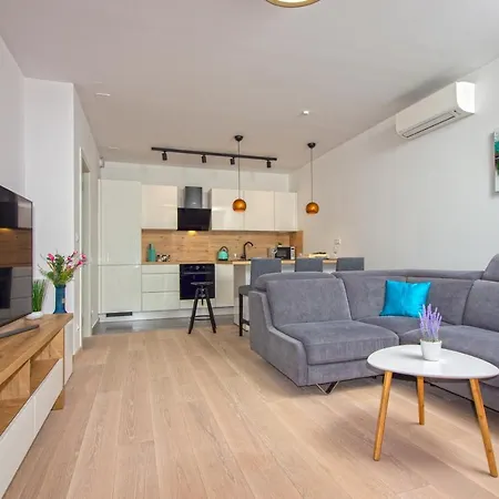 Sky Di Mare - Free Private Garage Apartman